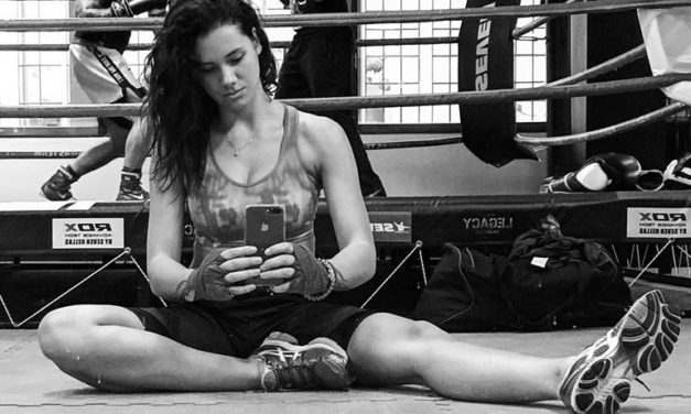 Η Καλέργη Προκαλεί Με Ανάρτηση Στο Instagram