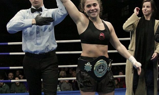 Κάτοχος Της Ζώνης Και Η Αλεξάνδρα Δέδε Στο Champions Night Ladies